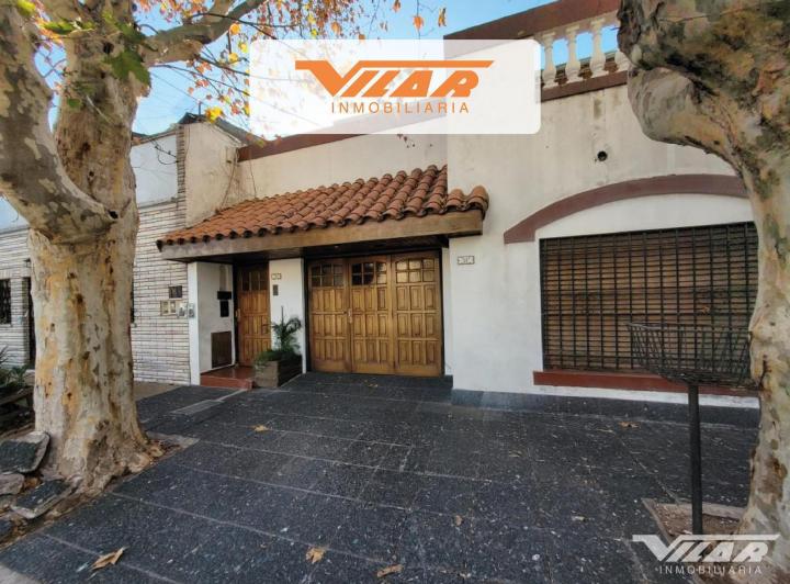 Casa · 192m² · 8 Ambientes · 1 Cochera