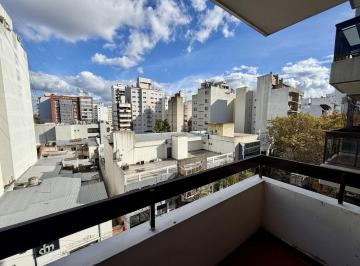 Departamento · 60m² · 3 Ambientes · Departamento 3 Amb a La Calle Zona Centro