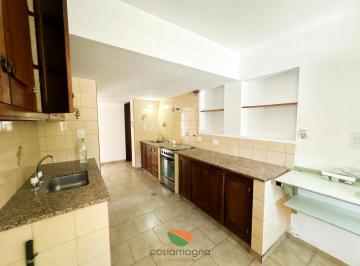 Casa · 170m² · 5 Ambientes · 2 Cocheras · Casa Planta Baja Más Departamento - Excelente Ubicación