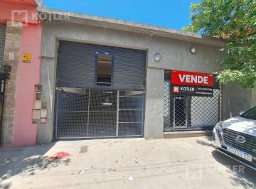 Local comercial · 160m² · 3 Ambientes · 3 Cocheras · Propiedad Ideal Taller con Vivienda y Local. Ideal Inversor