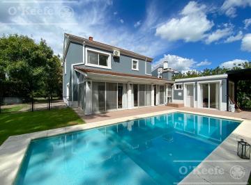 Casa · 228m² · 4 Ambientes · Casa en Venta de 4 Ambientes en Club de Campo Abril Hudson Berazategui