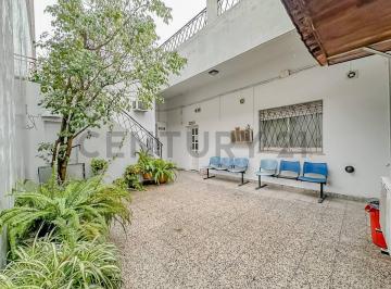 Casa · 152m² · 4 Ambientes · 1 Cochera · Casa en Lote Propio a Reciclar - en Liniers