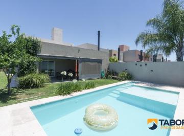 Casa · 171m² · 6 Ambientes · 1 Cochera · Casa Exclusiva en Venta | 3 Dorm., Pileta, Patio | Chacra del Norte