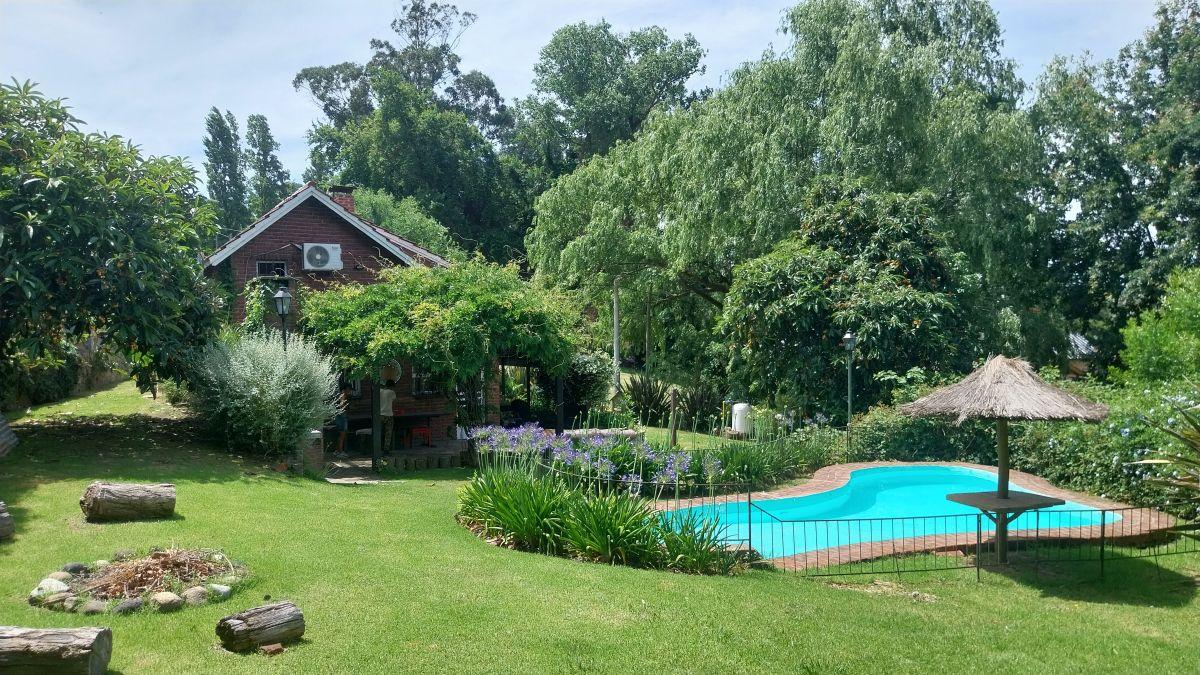 Casa 2 dorm, 90m² con cochera y piscina — Sierra de los Padres