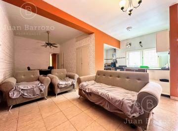 Casa · 296m² · 4 Ambientes · 1 Cochera · Venta Casa en Lomas de Zamora Oeste