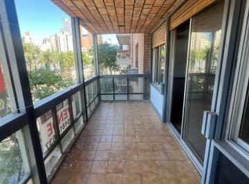 Departamento de 3 ambientes, Córdoba · Venta – Piso Completo Sobre Yrigoyen Frente Al Buen Pastor!