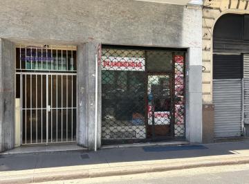 Local comercial · 56m² · 2 Ambientes · Local a La Calle con Sotano. Uruguay Nº 75.