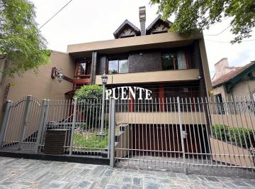 Casa · 330m² · 7 Ambientes · 2 Cocheras · Casa - Banfield Oeste