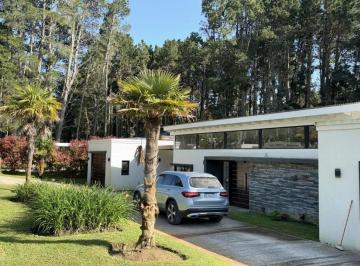 Casa · 243m² · 4 Ambientes · 1 Cochera · Casa en Venta Ubicado en Costa Esmeralda, Costa Atlántica, Buenos Aires