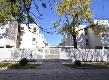 Casa · 102m² · 4 Ambientes · 1 Cochera · Casa Venta Ituzaingo
