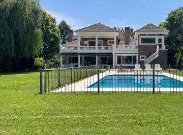 Casa · 408m² · 12 Ambientes · 1 Cochera · Excelente Propiedad en Venta en Armenia