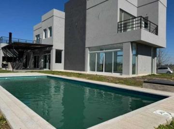 Casa · 198m² · 5 Ambientes · 1 Cochera · Casa en Venta en Santa Isabel II, Escobar, G. B. a. Zona Norte