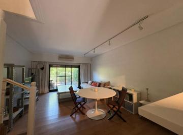 Casa · 81m² · 2 Ambientes · 2 Cocheras · Dúplex de 1 Dormitorio en El Buenos Aires Golf - Bella Vista