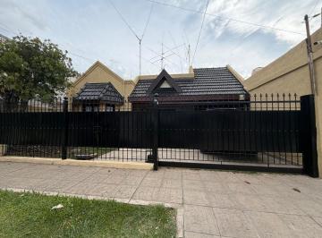 Casa · 180m² · 4 Ambientes · 2 Cocheras · Casa Cuatro Ambientes, en Una Sola Planta. Ituzaingó Norte