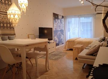 Departamento · 29m² · Venta Monoambiente Amoblado con Balcon Al Frente en Balvanera