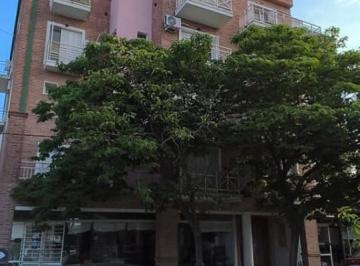Departamento · 80m² · 3 Ambientes · 1 Cochera · Departamento en Cuarto Piso