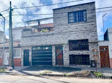 PH · 150m² · 4 Ambientes · 1 Cochera · PH en Quilmes