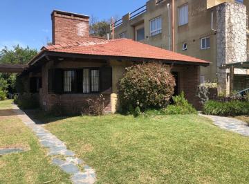 Casa · 89m² · 4 Ambientes · 1 Cochera · Chalet 3 Dorm. a Una Cuadra de La Playa