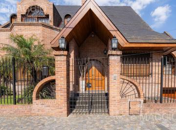 Casa · 447m² · 4 Ambientes · 2 Cocheras · Venta Casa Villa Sarmiento