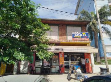 Local comercial · 121m² · Venta Edificio en Block – 4 Unidades – Excelente Ubicación a 1 Cuadra de Av Pte. Perón