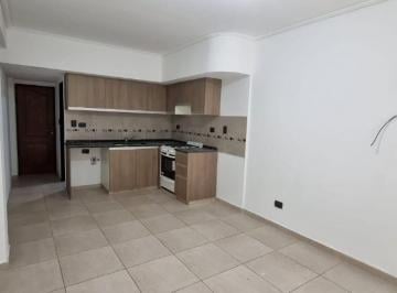 Departamento · 35m² · 2 Ambientes · Alquiler 2 Ambientes Al Frente con Patio, Lomas del Mirador.