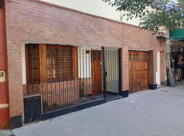 PH de 3 ambientes, Liniers · Extraordinario PH en 2 Plantas Al Frente Ent/indep. C/cochera Cub. Patio y Terraza Pola 619 Liniers