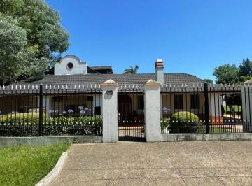 Casa · 220m² · 5 Ambientes · 3 Cocheras · Casa Ezeiza, Los Espinillos 1171, La Unión