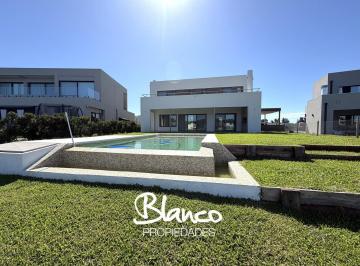 Casa · 216m² · 6 Ambientes · 2 Cocheras · Casa en Venta en Santa Ana, Villanueva, Tigre
