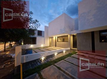 Casa · 190m² · 10 Ambientes · 2 Cocheras · Greenville II Dúplex de Categoría a Estrenar un Dormitorio en Planta Baja