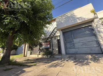 Casa · Gran Oportunidad: Casa en Planta Baja Departamento en Planta Alta - Ruiz Moreno 961, San Pedro, Bu