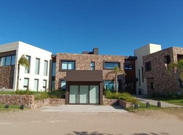 Casa · 778m² · 8 Ambientes · 8 Cocheras · Casa en Venta - Costa Esmeralda - Ecuestre 396 y 397