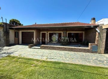 Casa · 190m² · 5 Ambientes · 1 Cochera · Venta de Casa 4 Ambientes en Ituzaingó, Ituzaingó Norte
