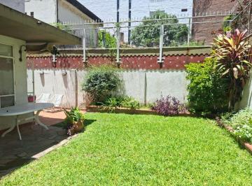 Casa de 7 ambientes, Rosario · Casa con Cochera, Amplio Patio y Terraza con Parrillero