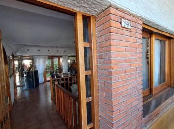 Casa de 6 ambientes, General San Martín · Excelente Chalet Amueblado Cochera Balcón y Jardín