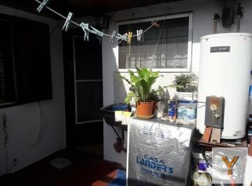 Casa · 80m² · 3 Ambientes · Casa en Venta - 2 Dorm. 1 Baño - Quilmes