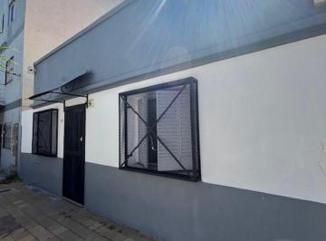 Casa de 3 ambientes, Tres de Febrero · Casa de 3 Ambientes Al Frente con Galeria, Patio y Terraza - Santos Lugares