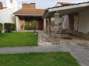 Casa de 4 ambientes, Quilmes · Chalet en Pleno Corazón de Barrio Parque Sobre Lote 10,39 X 35,50