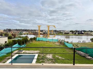 Casa · 220m² · 4 Ambientes · 3 Cocheras · Casa en Venta en El Ensueño a La Laguna