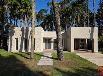 Casa · 168m² · 3 Dormitorios · 1 Cochera · Casa en Venta - Barrio Álamos - a Estrenar - Financiación