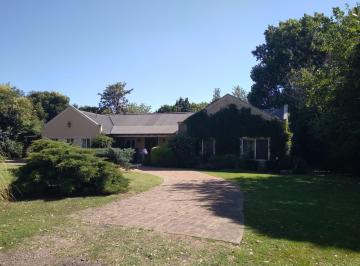 Casa · 2683m² · 6 Ambientes · 1 Cochera · Casa en Cc Los Pingüinos