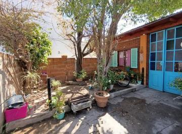 Casa de 3 ambientes, Lanús · Venta Casa 3 Amb con Quincho y Cochera. 9 de Julio N° 3224, Lanús Este.