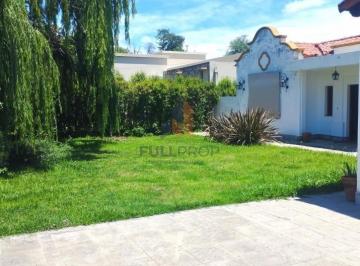 Casa · 338m² · 10 Ambientes · 2 Cocheras · Casa en B° Privado Los Olmos