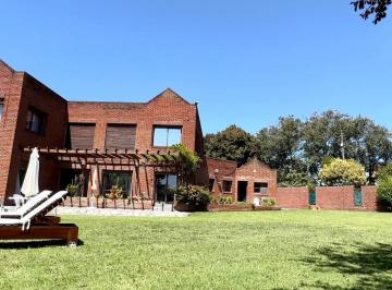 Casa de 4 ambientes, Mar del Plata · Venta Residencia Única 1229 m² en Barrio Los Troncos