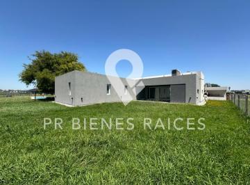 Casa · 151m² · 5 Ambientes · 1 Cochera · Casa - San Simon