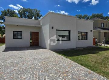 Casa · 146m² · 4 Ambientes · 2 Cocheras · Casa en Venta en San Pablo, Pilar, G. B. a. Zona Norte