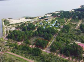 Terreno · 2758m² · Venta - Terreno - Carmelo - Casa Chic - Barrio Medanos de Punta Gorda