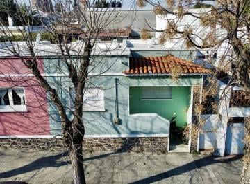 Casa · 89m² · 4 Ambientes · 1 Cochera · Colonia - Venta de Casa de 2 Dorm. con Opción a 3 Dorm. y Patio