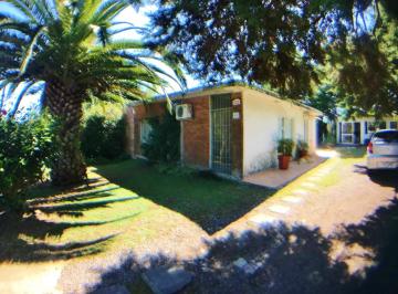 Casa · 5600000m² · 4 Ambientes · 1 Cochera · Colonia - Venta Casa de 3 Dorm. y Barbacoa a m de Rambla Costanera