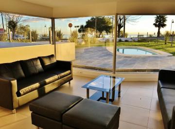 Departamento · 45m² · 2 Ambientes · 1 Cochera · Colonia - Venta o Alquiler Apartamento de 1 Dormitorio Al Frente