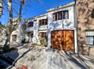 Casa · 153ha · 4 Ambientes · 1 Cochera · Venta/alquiler de Casa en Colonia del Sacramento, Ubicación Céntrica